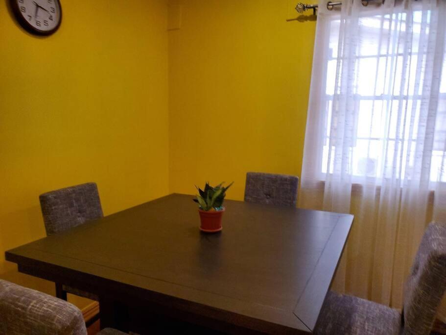 Upstairs 2 Bedroom Avalon Regia Apartment Джорджтаун Екстериор снимка